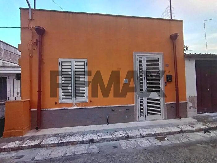 Casa con 5 locali in vendita in Via Venezia Giulia, San Pietro Vernotico