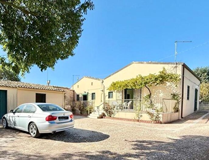 Casa con 6 locali in vendita in Contrada Puntarazzi, Ragusa