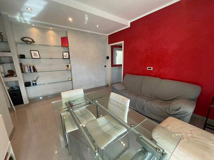 Appartamento trilocale in affitto in Viale Carlo Troya, Piazza Napoli, Milano