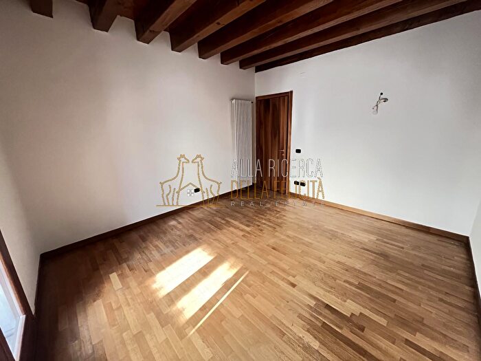 Appartamento bilocale in vendita in Via Pasini, Schio