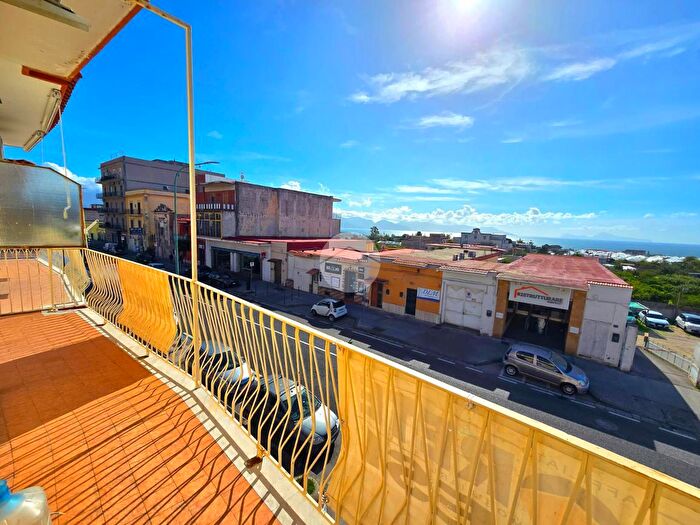 Appartamento trilocale in vendita in Via Nazionale, Torre Del Greco