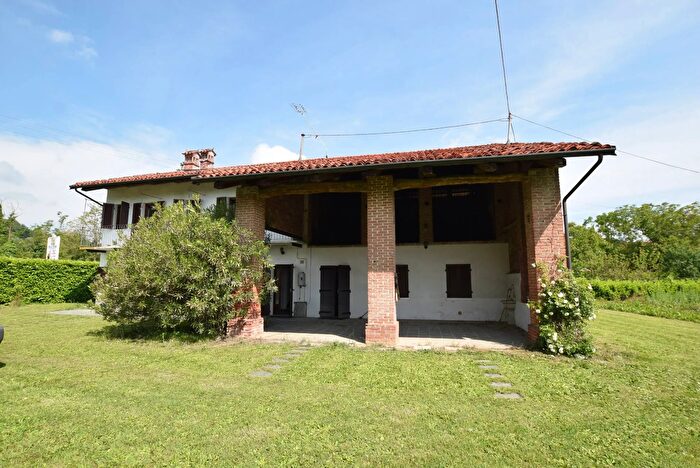 Casa con 10 locali in vendita in Località Porretti, Piozzo