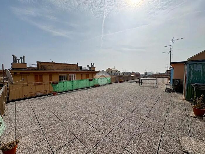 Appartamento quadrilocale in vendita in Via De Cavero, Genova