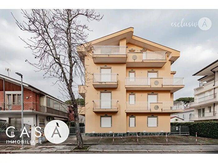 Appartamento trilocale in vendita in Viale Giordano Bruno, Riccione