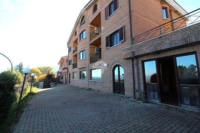 Appartamento con 5 locali in vendita in Contrada Vazzieri, Ferrazzano