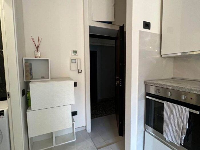 Appartamento bilocale in affitto in Via Altaguardia, Porta Romana Medaglie dOro, Milano