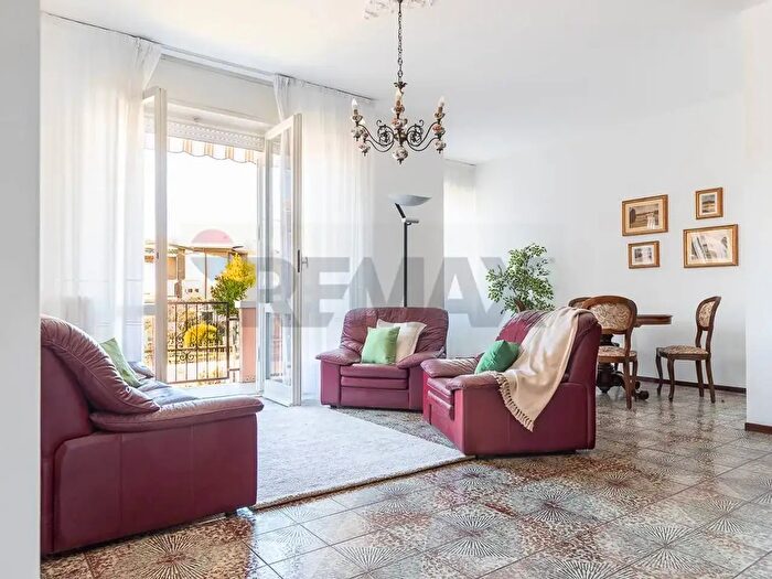 Appartamento trilocale in vendita in Via Carso, Arcore