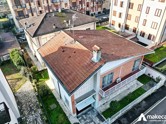 Casa con 5 locali in vendita in Via dei Platani, Melegnano