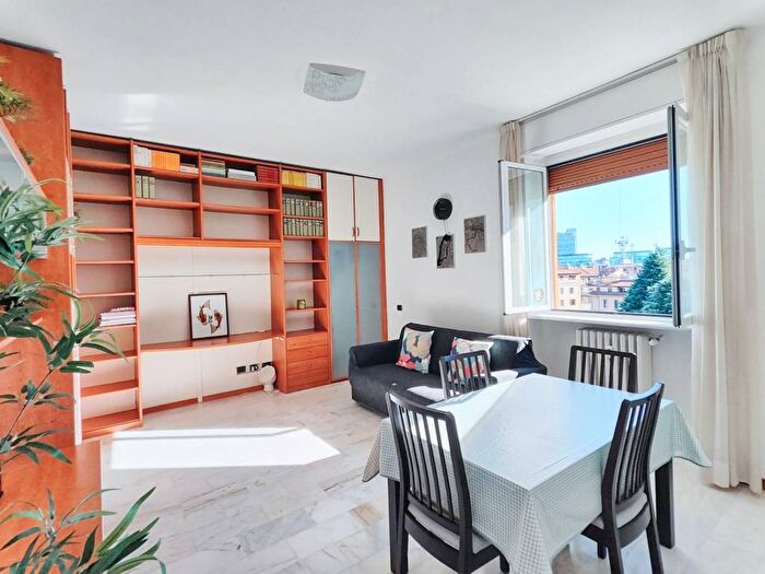 Appartamento bilocale in affitto in Via Valtellina, Isola, Milano