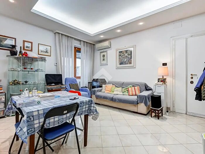 Appartamento bilocale in vendita in Via Bartolomeo Platina, Roma