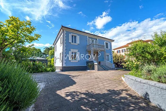 Casa con 7 locali in vendita in Vetralla