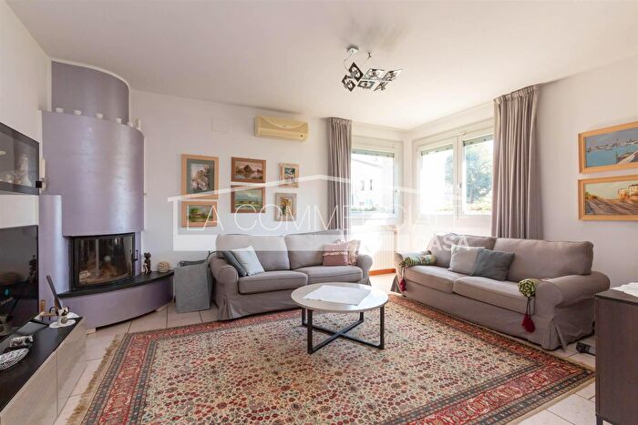 Casa con 10 locali in vendita in Treviso Zona S Lazzaro, Treviso