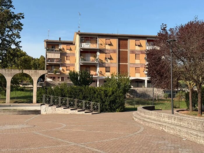 Appartamento trilocale in vendita in Poggio Mirteto
