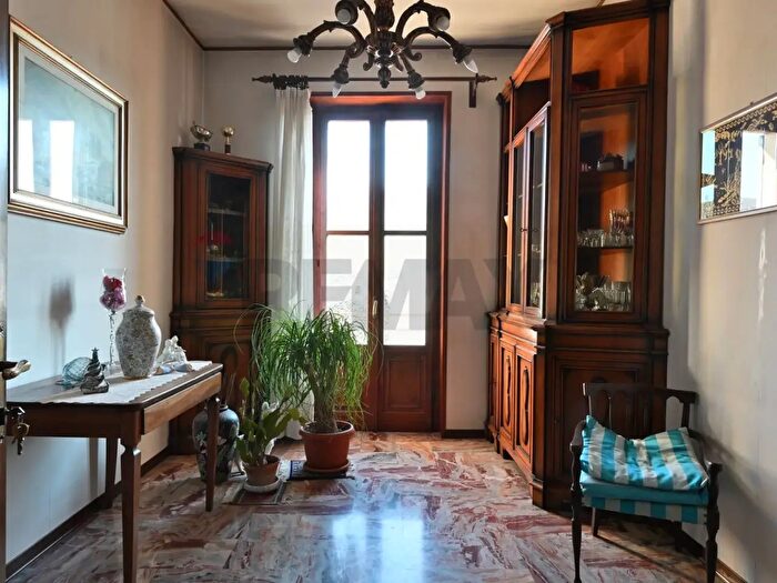 Appartamento con 6 locali in vendita in Via Nazionale, Collecchio