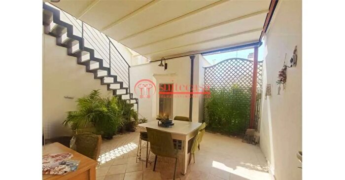 Appartamento trilocale in vendita in Via Elena Comneno, Trani