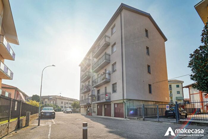 Appartamento bilocale in vendita in Via d Alighieri, Cerro Al Lambro