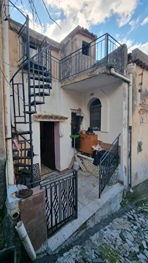 Casa trilocale in vendita in Via Gesu E Maria, Castroreale