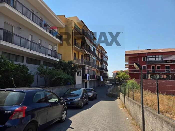 Appartamento trilocale in vendita in Via De Gasperi, Camporotondo Etneo