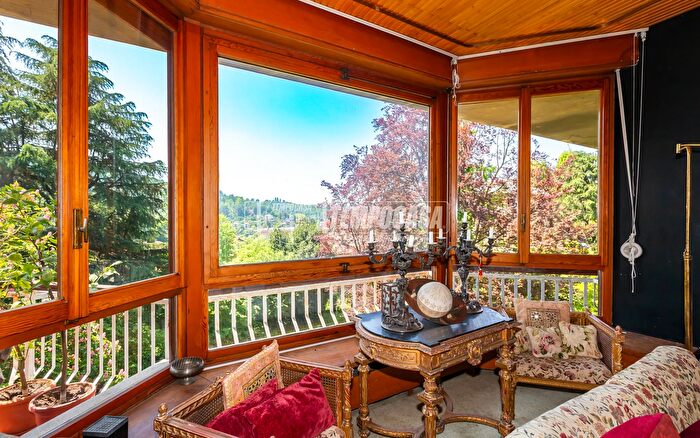 Appartamento con 8 locali in vendita in Strada Vicinale del Nobile, Torino