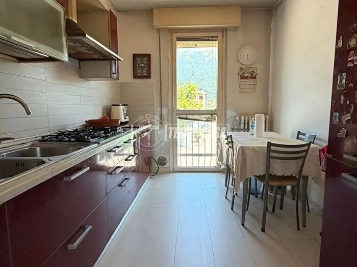 Appartamento con 6 locali in vendita in Via Antonio Pertile, Belluno