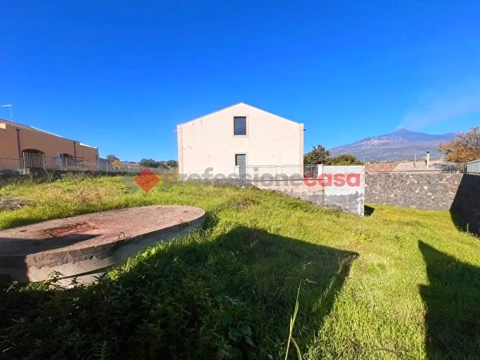 Casa con 9 locali in vendita in Via Spirito Santo, Aci Sant'Antonio