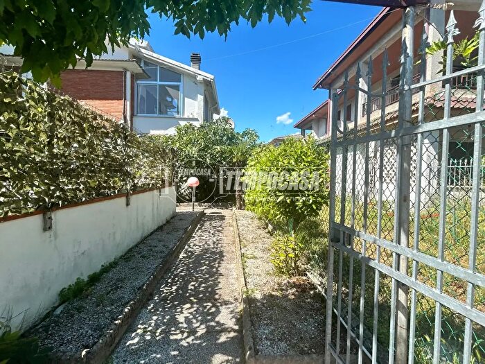 Appartamento trilocale in vendita in Via degli Aironi Lido di Volano, Comacchio