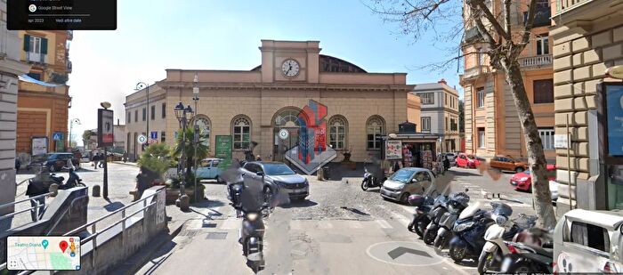 Appartamento con 6 locali in affitto in Vomero Funicolare Chiaia, Napoli