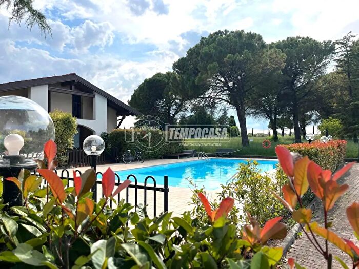 Appartamento bilocale in vendita in Via Miralago, Peschiera Del Garda