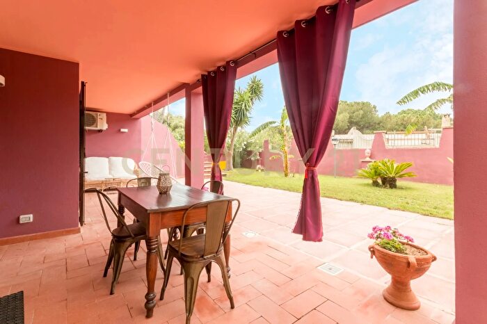 Casa con 12 locali in vendita in Via dei Pioppi, Quartu SantElena