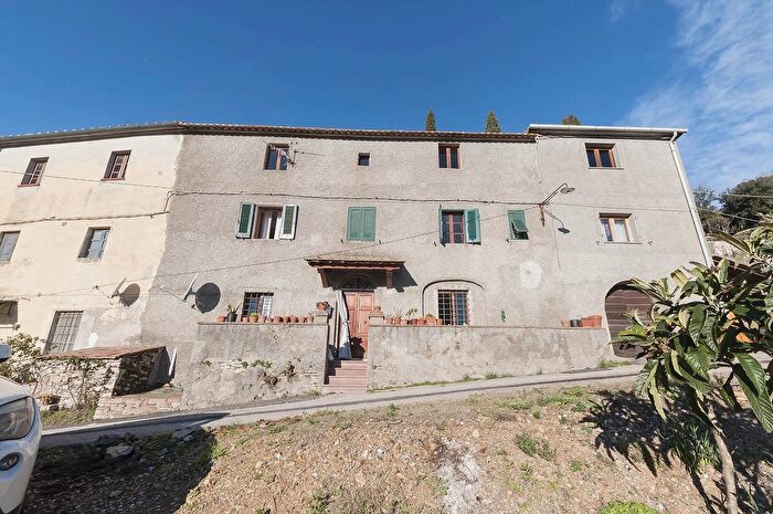 Casa con 9 locali in vendita in Sassetta Livorno, Sassetta