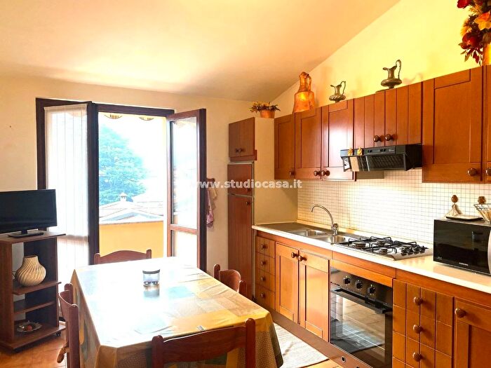 Appartamento quadrilocale in vendita in Martiri della Liberta, Zogno