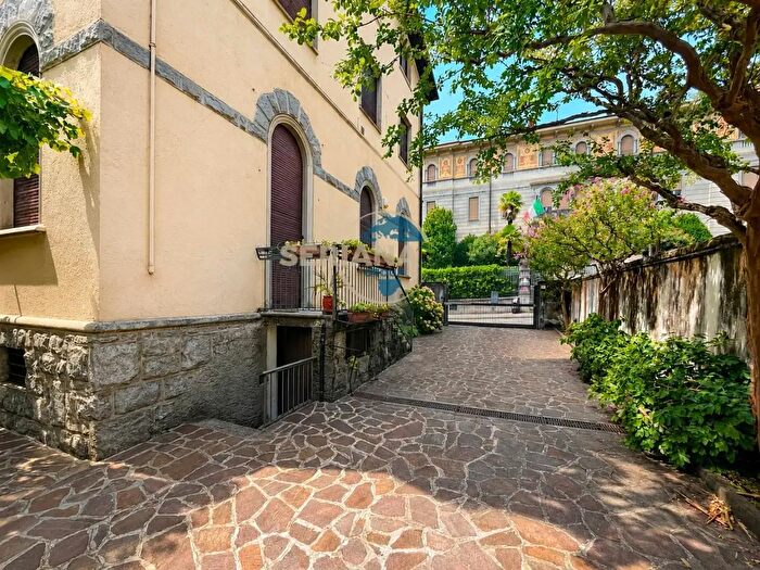 Appartamento quadrilocale in vendita in Via Santa Lucia, Bergamo