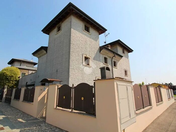 Casa trilocale in vendita in Via del Beltramino, Mairago