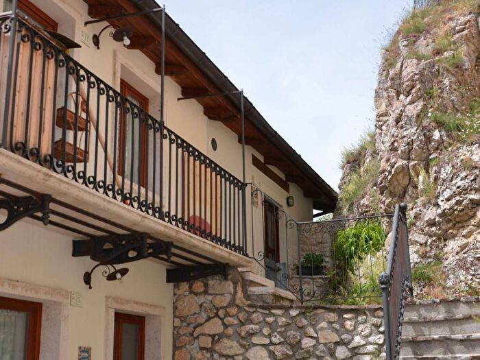 Appartamento trilocale in affitto in Via Belvedere, Centro, Ovindoli