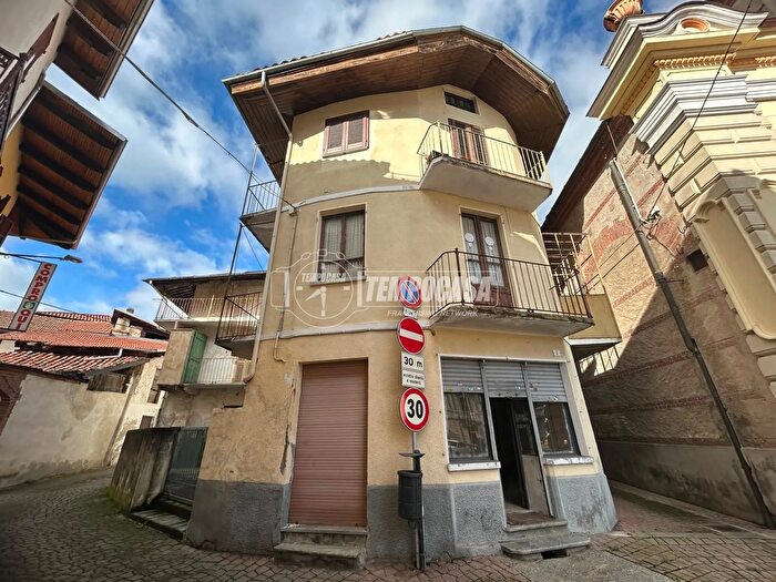 Appartamento monolocale in vendita in Via Umberto I, Rocca Canavese