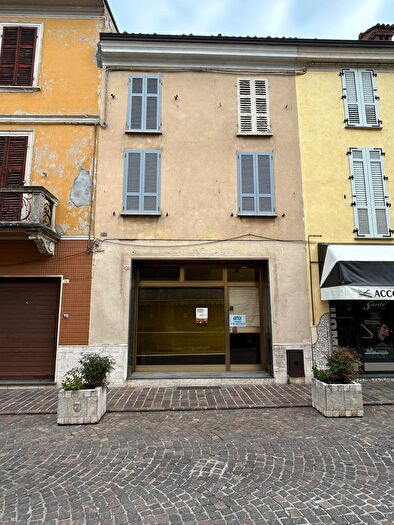 Casa con 6 locali in vendita in Via Roma, Borgonovo Val Tidone