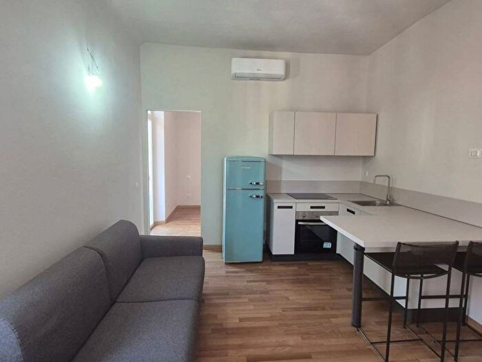 Appartamento bilocale in affitto in Via Montevideo, Solari, Milano