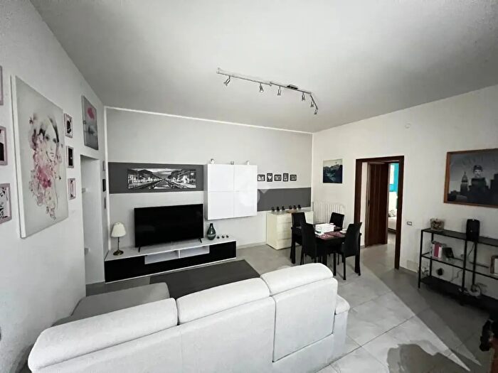 Appartamento trilocale in vendita in Via Matteo Maria Boiardo, Milano