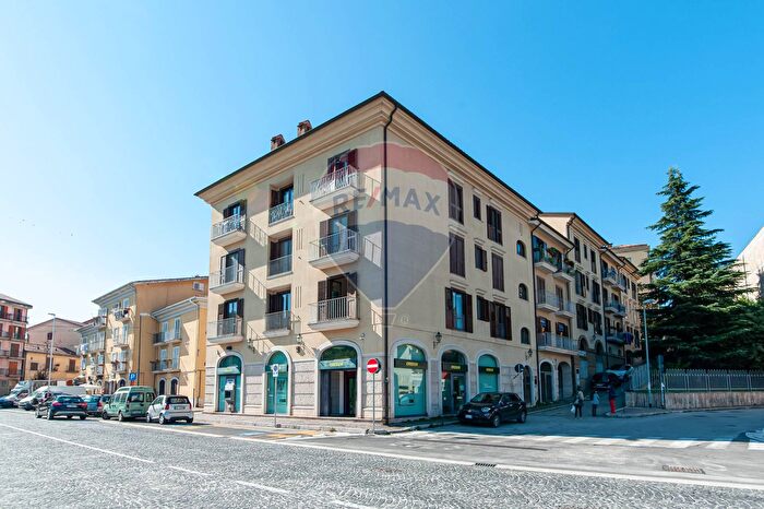 Appartamento con 5 locali in vendita in Via Calata Montagnola, Avellino