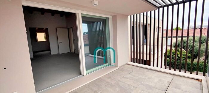 Appartamento con 7 locali in vendita in Via Tempesta Noale, Noale