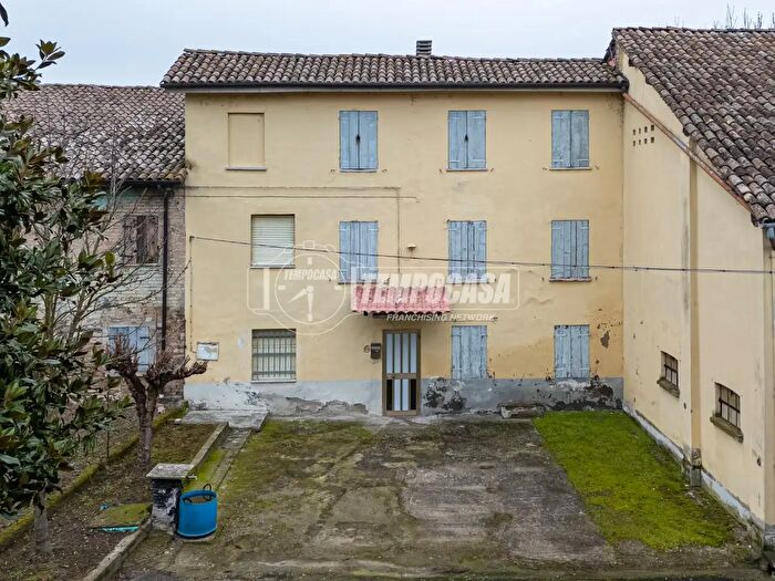 Casa quadrilocale in vendita in Via Guido Dorso, Reggio Emilia