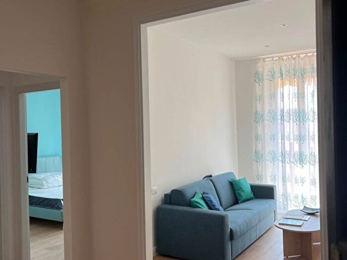 Appartamento con 6 locali in affitto in Via Santorre De Rossi di Santarosa, Nervi, Genova