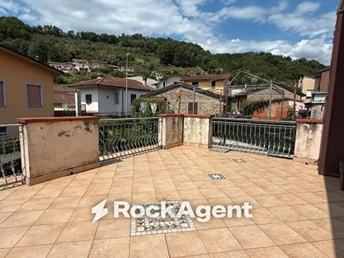 Appartamento quadrilocale in vendita in Licciana Nardi