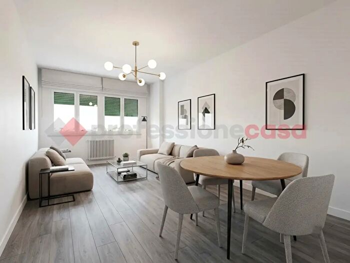 Appartamento con 5 locali in vendita in Via di Pratale, Pisa