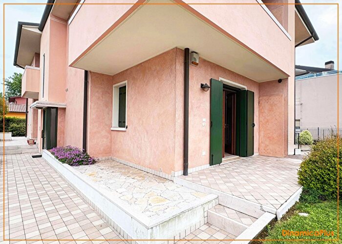 Appartamento quadrilocale in vendita in Via Fornase I Tronco, Oderzo