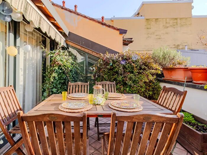 Appartamento con 6 locali in vendita in Via Giuseppe Ugolini, Milano