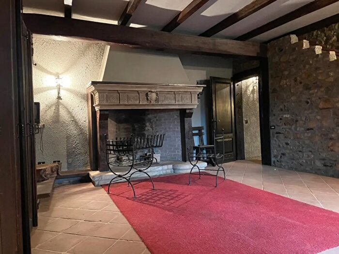 Casa con 5 locali in vendita in Località Bersani, Gropparello