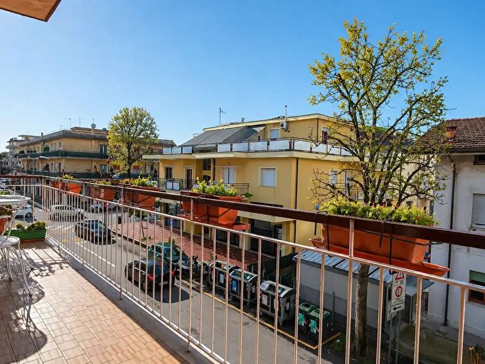 Appartamento quadrilocale in vendita in Viale Zurigo, Rimini
