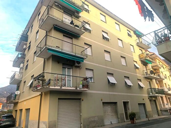 Appartamento con 5 locali in vendita in Via Francesco Pedemonte, Serra Ricco