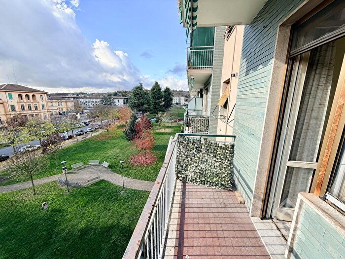 Appartamento trilocale in vendita in Via Candido Poggio, Casale Monferrato